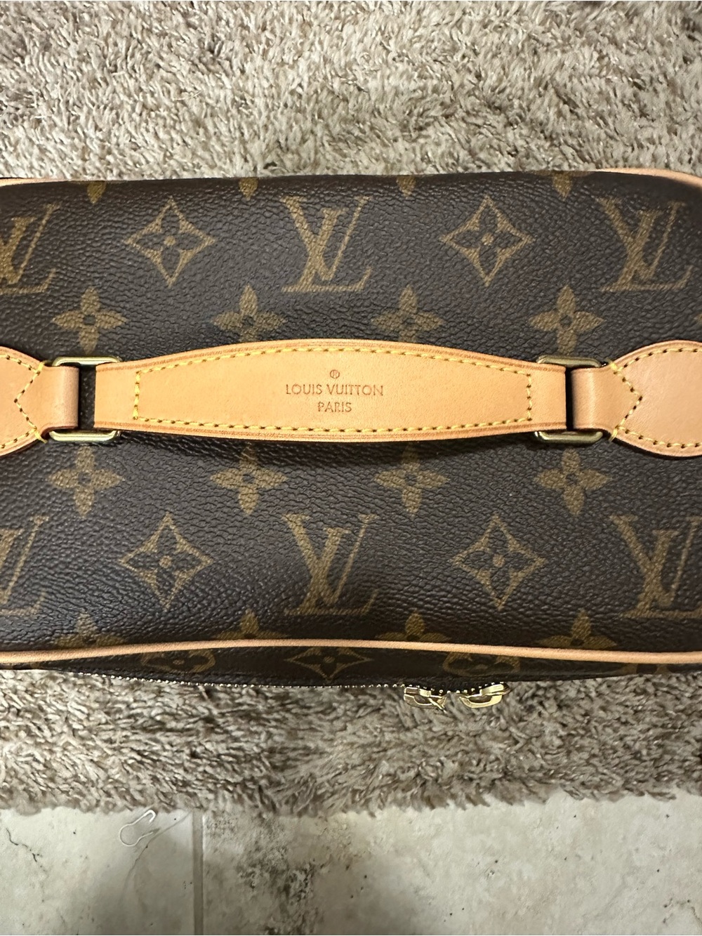 Louis Vuitton Monogram Canvas Vanity Case with Gold Hardware - Picture 4 of 16